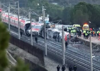 39-Killed-in-High‑Speed-Train-Crash-in-Spain-A-Tragedy-Shocks-Europe
