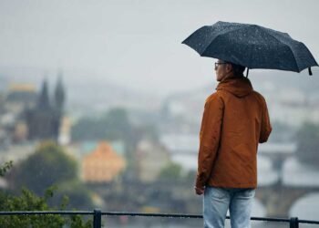 NZ-Weather-Alert-Thunderstorm-Watches-for-North-Island-Chill-Sweeps-South-Island