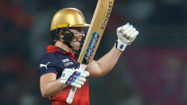 Harris' day out helps RCB thump Warriorz