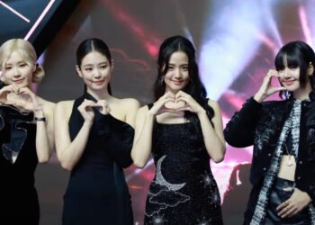 BLACKPINK-Becomes-First-Artist-to-Reach-100-Million-YouTube-Subscribers