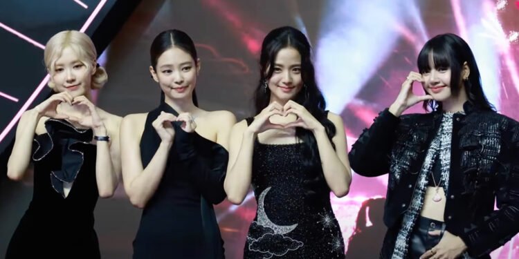 BLACKPINK-Becomes-First-Artist-to-Reach-100-Million-YouTube-Subscribers