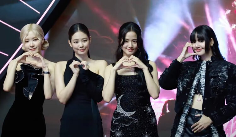 BLACKPINK-Becomes-First-Artist-to-Reach-100-Million-YouTube-Subscribers