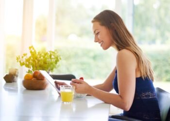 Digital-Detox-How-Reducing-Screen-Time-Improves-Your-Health