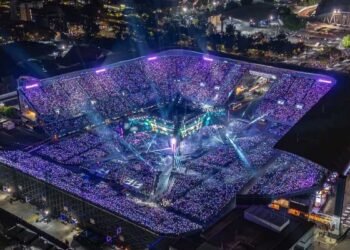 BTS-Concert-Turns-Mexico-City-Into-a-Fan-Festival-as-Thousands-Gather-Outside-Stadium