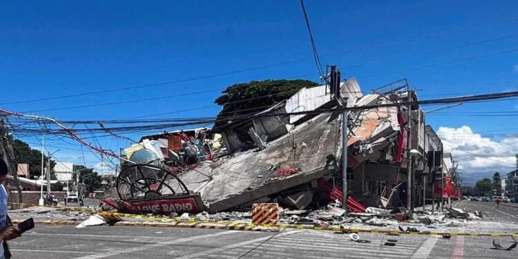 Massive Earthquake Strikes Philippines: Buildings Collapse, At Least 35 Dead